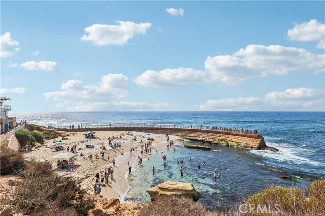 357 Coast S Boulevard, La Jolla CA: https://media.crmls.org/medias/e47151be-1c5c-42d4-9041-5209b6f9e0ac.jpg