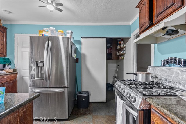 Detail Gallery Image 15 of 40 For 943 W 65th St, Los Angeles,  CA 90044 - 7 Beds | 4 Baths