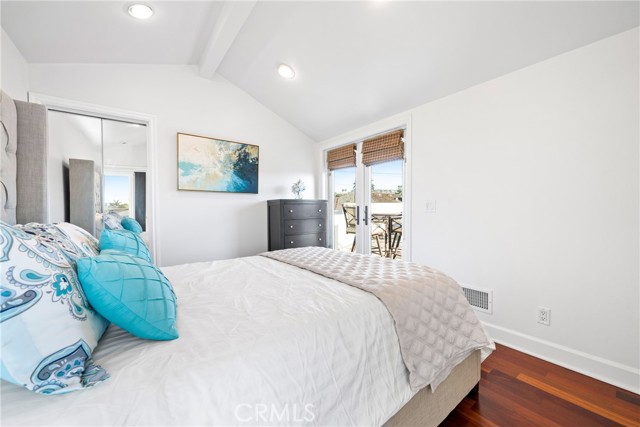Detail Gallery Image 20 of 27 For 426 1/2 Narcissus #2,  Corona Del Mar,  CA 92625 - 2 Beds | 2/1 Baths