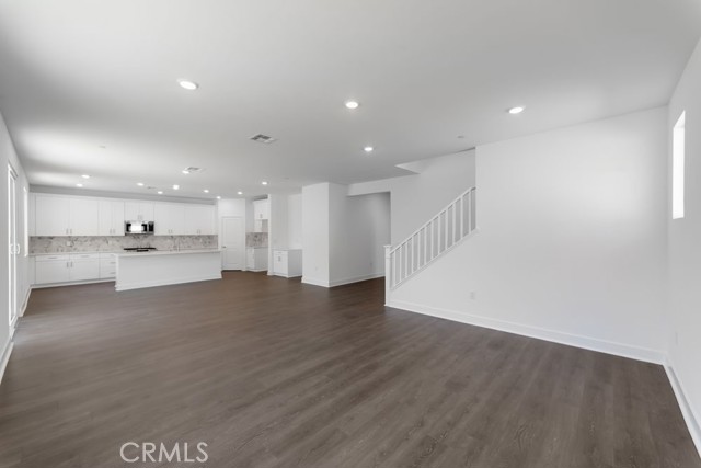 33170 Celadon Avenue, French Valley CA: https://media.crmls.org/medias/e4739437-c8c7-406e-a16a-21de32f82c8b.jpg