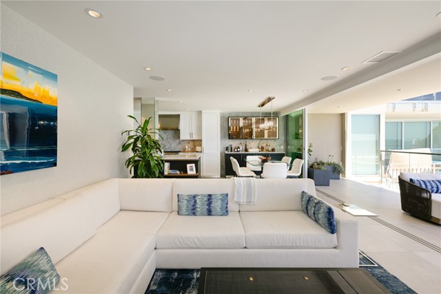 1585 S Coast, Laguna Beach CA: https://media.crmls.org/medias/e47574f4-a9b6-46ab-8583-bbd85c582e53.jpg