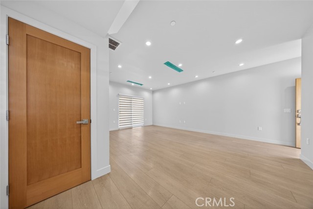 Detail Gallery Image 6 of 31 For 8334 Calvin Ave, Northridge,  CA 91324 - 2 Beds | 3 Baths