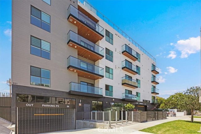 Detail Gallery Image 1 of 17 For 321 S Oxford Ave #606,  Los Angeles,  CA 90020 - 2 Beds | 2 Baths