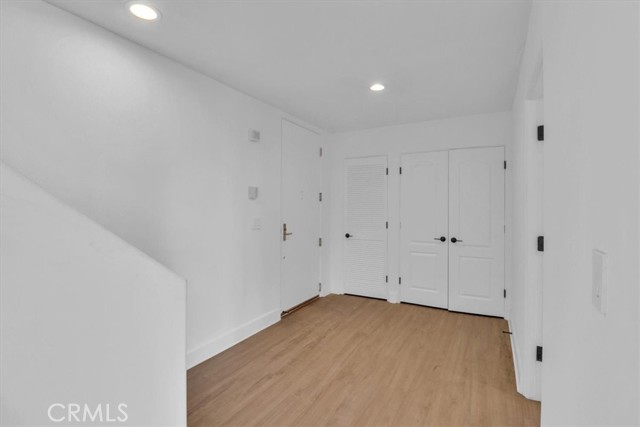 390 S Sepulveda Boulevard, Brentwood CA: https://media.crmls.org/medias/e475d612-f8d4-4770-b5cb-abc246078e50.jpg