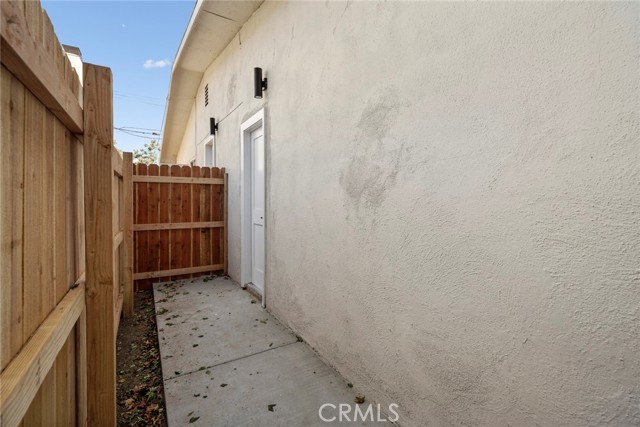 Image 32 of 35 For 1541 Wellington Avenue