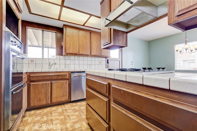 2405 Hawkins Avenue, Redondo Beach, California 90278, 3 Bedrooms Bedrooms, ,1 BathroomBathrooms,Residential,Sold,Hawkins,SB22122161