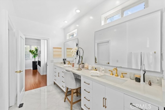 Detail Gallery Image 27 of 54 For 1020 Harbor Crossing, Marina Del Rey,  CA 90292 - 4 Beds | 4/1 Baths