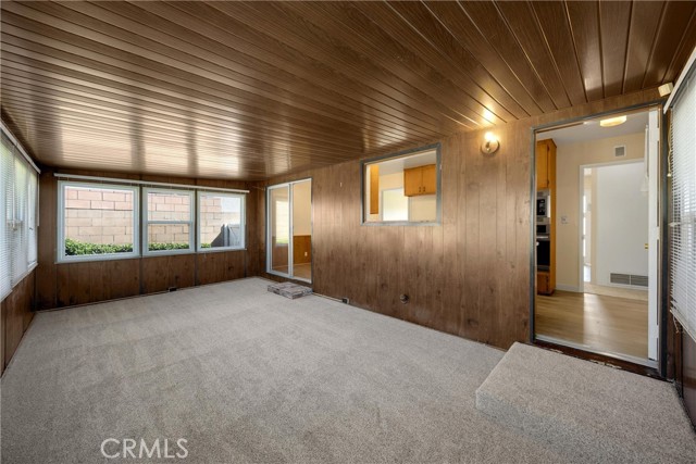 917 N Fuchsia Avenue, Ontario CA: https://media.crmls.org/medias/e4789778-d801-40a0-b0e5-37b25d6367a7.jpg
