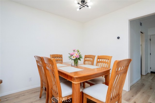 Detail Gallery Image 5 of 34 For 8025 70th St, Paramount,  CA 90723 - 3 Beds | 2/1 Baths