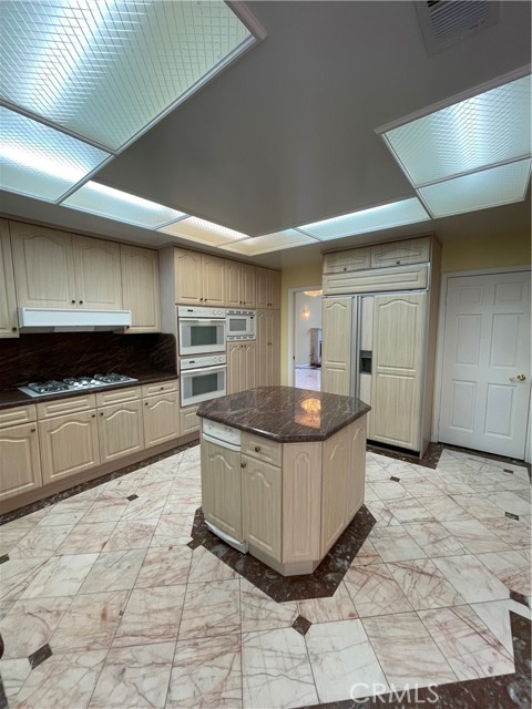 Detail Gallery Image 7 of 31 For 18338 Charlton Ln, Porter Ranch,  CA 91326 - 4 Beds | 3 Baths