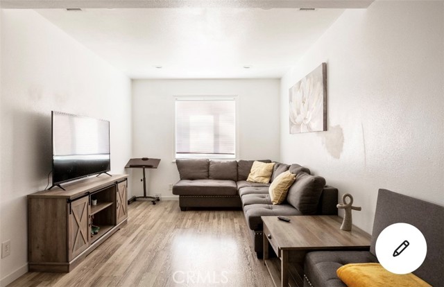 Detail Gallery Image 2 of 7 For 6794 La Jolla, La Jolla,  CA 92037 - 3 Beds | 2/1 Baths