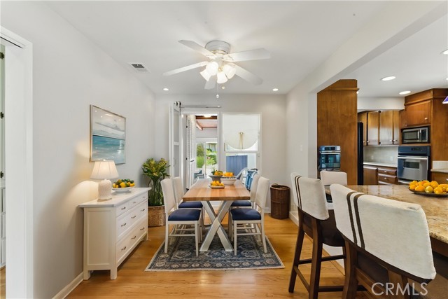 544 Calle Mayor, Redondo Beach CA: https://media.crmls.org/medias/e47a1e4e-72c8-4a2e-90b8-0454712d93d1.jpg