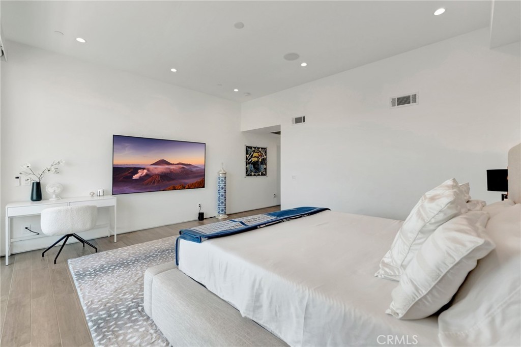 MLS #OC26164357 image #21