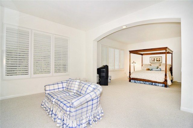 25339 Prado De Los Arboles, Calabasas CA: https://media.crmls.org/medias/e47a7921-3f44-47cb-b733-16d6f5435cb9.jpg