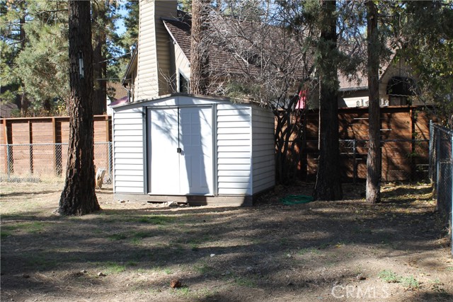 Detail Gallery Image 10 of 11 For 413 W North Shore, Big Bear City,  CA 92314 - 2 Beds | 1 Baths