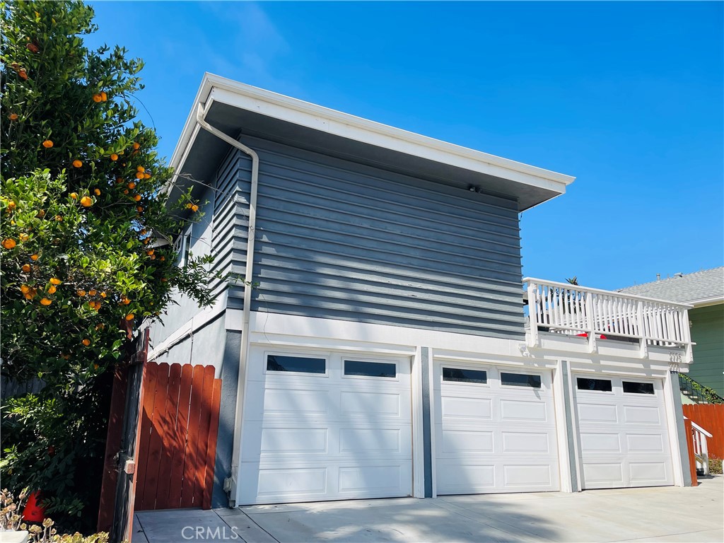 2773 Bayshore Avenue