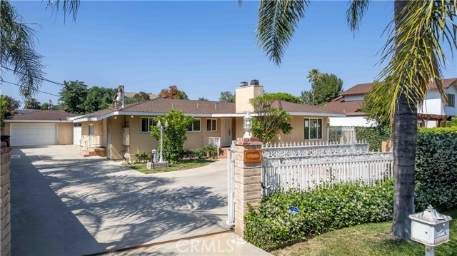 17533 Raymer Street, Sherwood Forest CA: https://media.crmls.org/medias/e47b861a-64da-41c3-b48a-e9f1592b6ca9.jpg