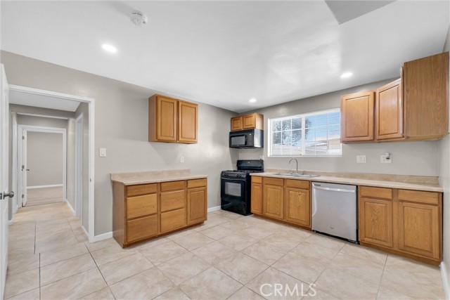 442 E Arrow, Upland CA: https://media.crmls.org/medias/e47beca0-d598-425c-8495-5b0de67a6069.jpg