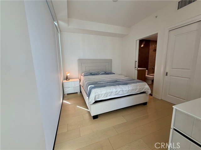Detail Gallery Image 12 of 40 For 400 S Broadway #1703,  Los Angeles,  CA 90013 - 2 Beds | 2 Baths