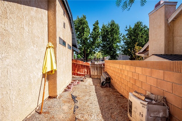 2011 W Avenue K10, Lancaster CA: https://media.crmls.org/medias/e47c6c0e-24f3-458e-a04c-a9092f34da4d.jpg