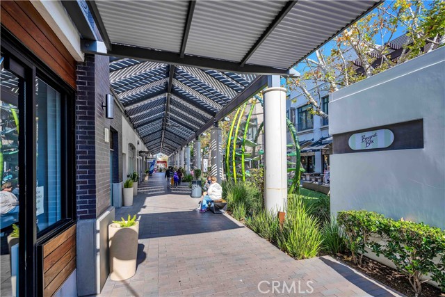 Detail Gallery Image 25 of 29 For 22040 Gault St #24,  Canoga Park,  CA 91303 - 2 Beds | 2 Baths