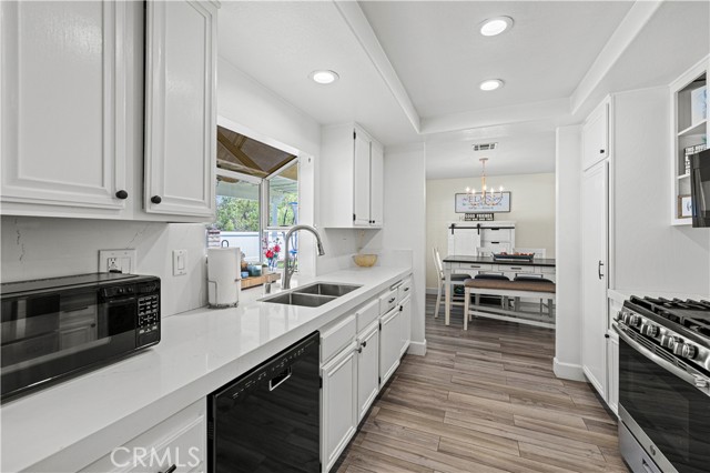 28519 Forest Meadow Place, Castaic CA: https://media.crmls.org/medias/e47d7083-1405-4833-92b5-701a984b85e2.jpg