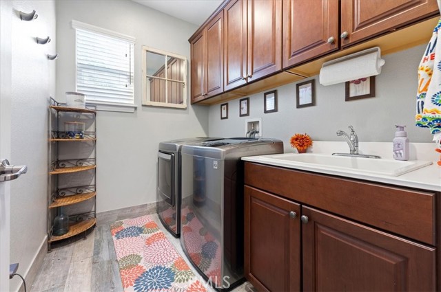 22517 Skipping Stone Drive, Saugus CA: https://media.crmls.org/medias/e47dc735-d7c5-4203-85d3-f57914f90b9a.jpg