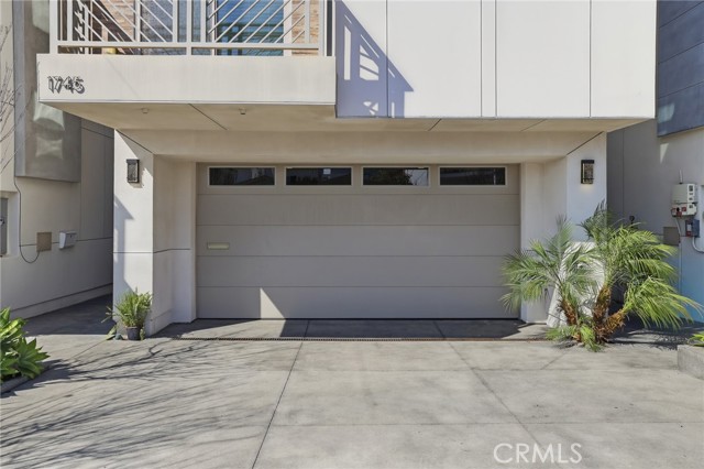 Detail Gallery Image 53 of 67 For 1745 Spreckels Ln, Redondo Beach,  CA 90278 - 3 Beds | 4/1 Baths