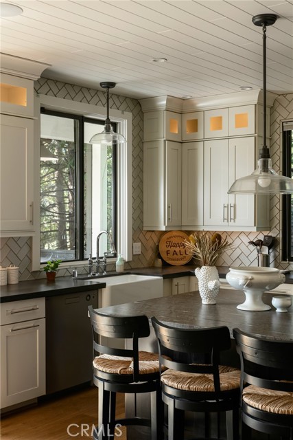 420 Golf Course Road, Lake Arrowhead CA: https://media.crmls.org/medias/e47e4748-22d9-4d5b-b98e-457462367b7c.jpg
