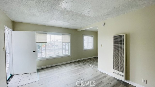 1083 Gaviota Avenue, Long Beach CA: https://media.crmls.org/medias/e47ea3dc-479d-4570-aebf-d68e72de9475.jpg