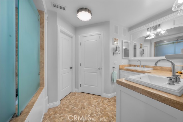 530 24th Street, Hermosa Beach CA: https://media.crmls.org/medias/e47edeb4-e349-4cb9-9ec5-760419191ce6.jpg