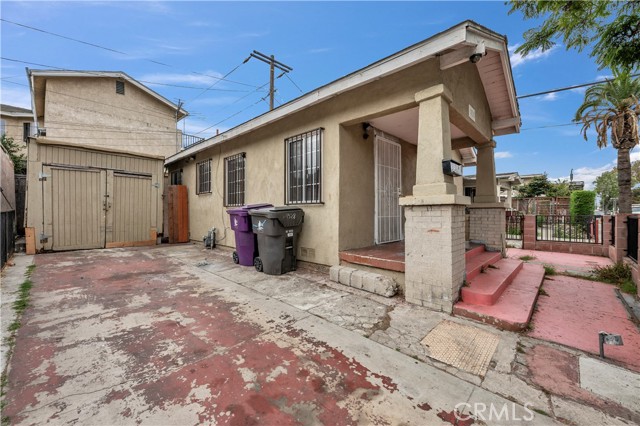 1528 15th Street, Long Beach, California 90813, 2 Bedrooms Bedrooms, ,1 BathroomBathrooms,Single Family Residence,For Sale,15th,SW24199149