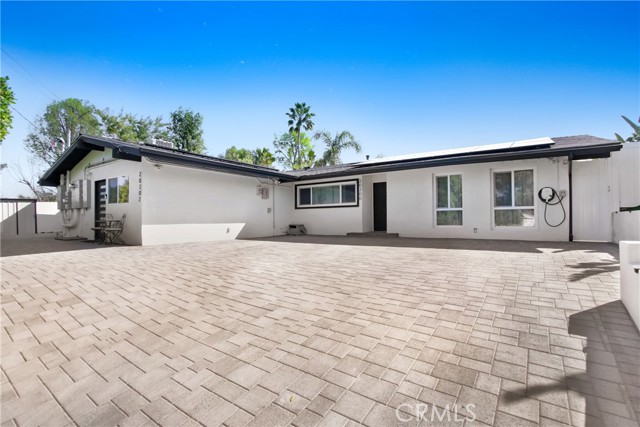 Detail Gallery Image 2 of 42 For 20200 Clark St, Woodland Hills,  CA 91367 - 4 Beds | 4 Baths