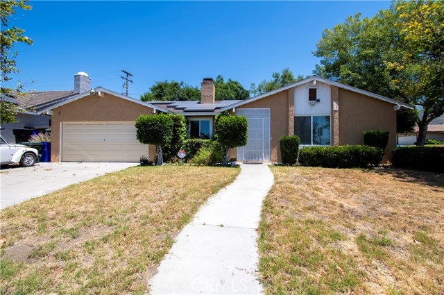 604 Northpark Boulevard, San Bernardino CA: https://media.crmls.org/medias/e4807acb-8332-4ff4-a4f9-6d7f2f4e164d.jpg