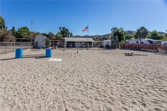 Detail Gallery Image 33 of 47 For 9730 Stonehurst Ave, Sun Valley,  CA 91352 - 3 Beds | 2 Baths