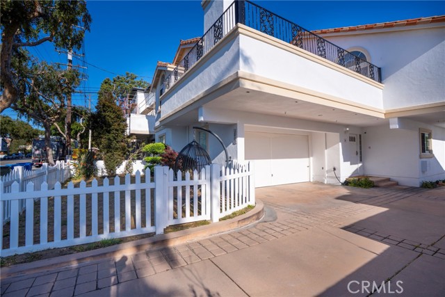 Detail Gallery Image 27 of 30 For 2602 Grant Ave a,  Redondo Beach,  CA 90278 - 3 Beds | 3 Baths