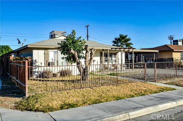 Detail Gallery Image 3 of 18 For 43560 Arabia St, Indio,  CA 92201 - 3 Beds | 1 Baths