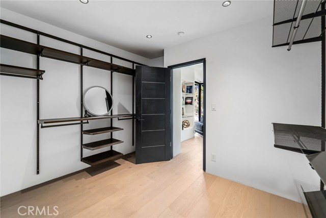 Detail Gallery Image 25 of 34 For 1782 Viewmont Dr, Los Angeles,  CA 90069 - 3 Beds | 4/1 Baths