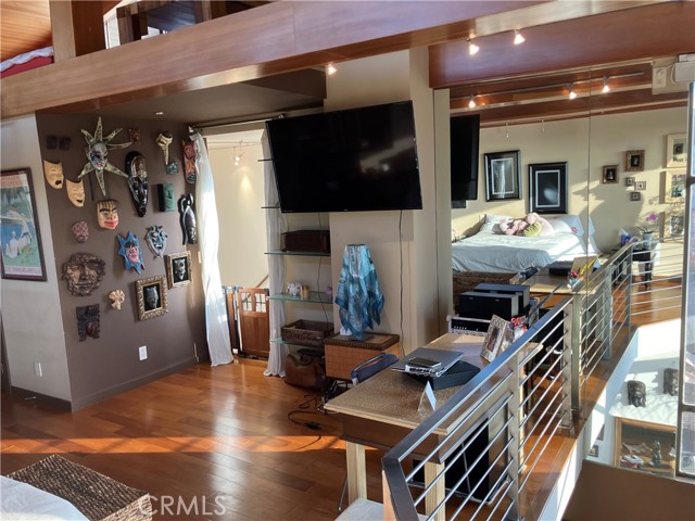 5327 Marina Pacifica N Drive, Long Beach CA: https://media.crmls.org/medias/e4834448-ac8a-48fa-bca3-0731f41c6e3f.jpg