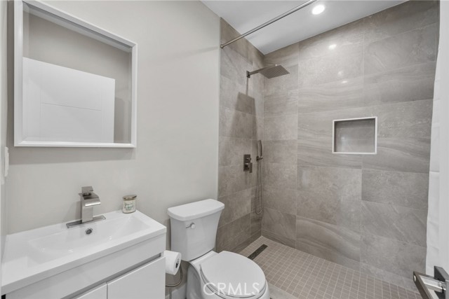 Detail Gallery Image 18 of 41 For 6820 Jellico Ave, Van Nuys,  CA 91406 - 3 Beds | 2 Baths