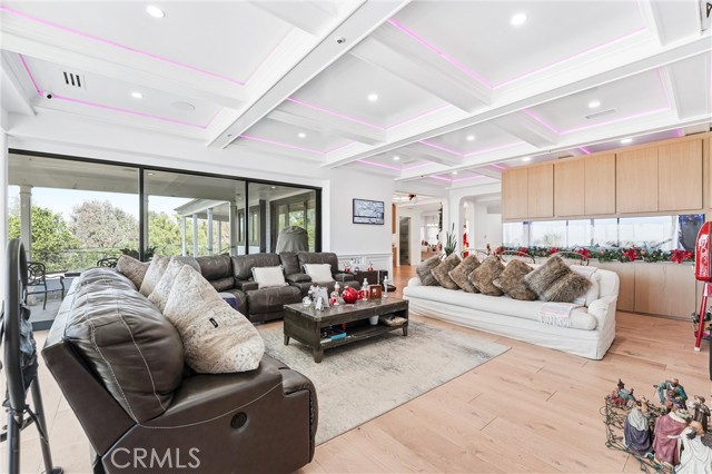 Detail Gallery Image 22 of 55 For 381 S Henning Way, Anaheim,  CA 92807 - 6 Beds | 6 Baths