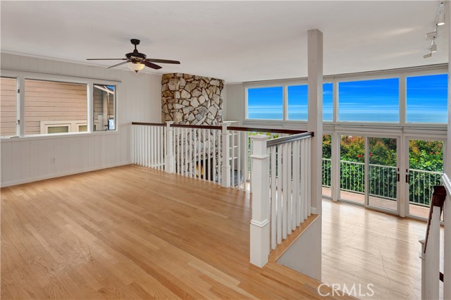 176 Sunset Terrace, Laguna Beach CA: https://media.crmls.org/medias/e483c6d4-e15e-4c5f-9628-a89cb2510b66.jpg
