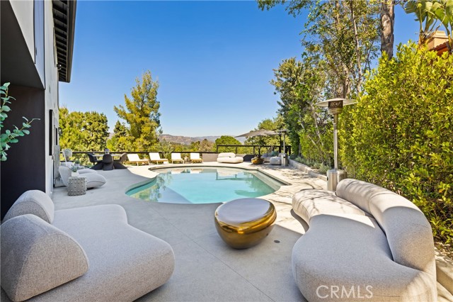 Detail Gallery Image 2 of 69 For 23202 Aetna St, Woodland Hills,  CA 91367 - 5 Beds | 4 Baths