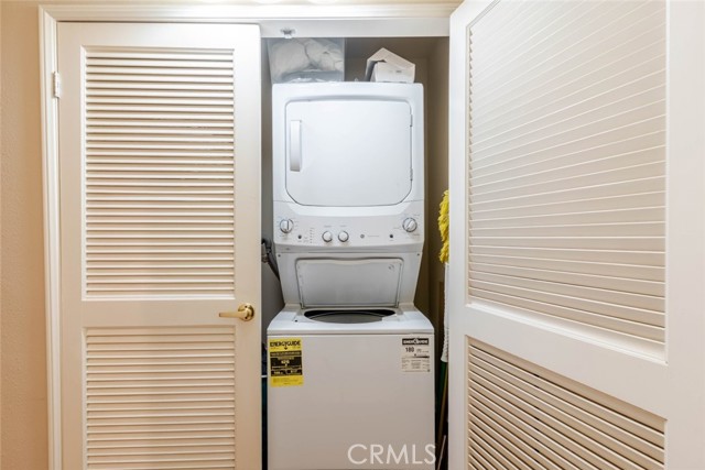 Detail Gallery Image 14 of 25 For 10604 Valley Spring Ln #105,  Toluca Lake,  CA 91602 - 2 Beds | 2 Baths