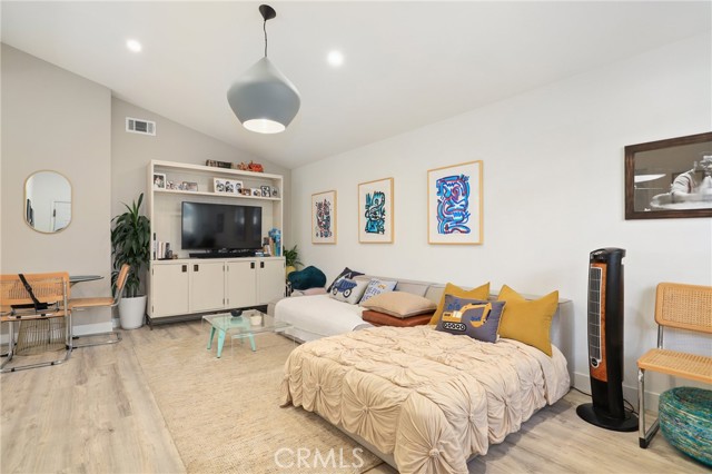 2704 Gates Avenue, Redondo Beach, California 90278, ,Residential Income,Sold,Gates,SB22164603