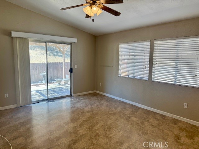 Detail Gallery Image 6 of 13 For 2570 Bridle Trail Ln, Paso Robles,  CA 93446 - 3 Beds | 2 Baths