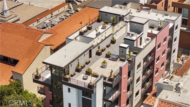 150 S Oak Knoll Avenue, Pasadena CA: https://media.crmls.org/medias/e484c959-cc8d-408f-8f0b-89e323896e2c.jpg