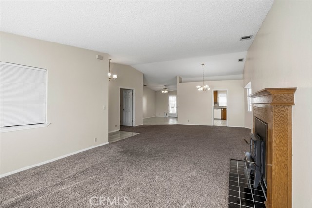 Detail Gallery Image 9 of 33 For 22170 Mustang Ct, Canyon Lake,  CA 92585 - 3 Beds | 2 Baths