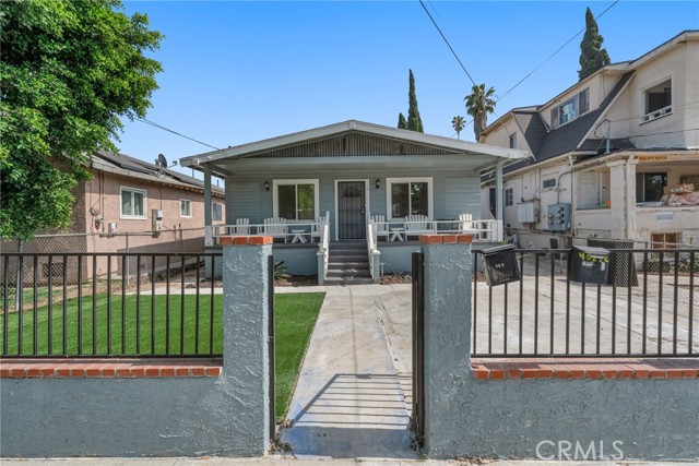 Detail Gallery Image 3 of 40 For 462 Camulos St, Los Angeles,  CA 90033 - 4 Beds | 2 Baths