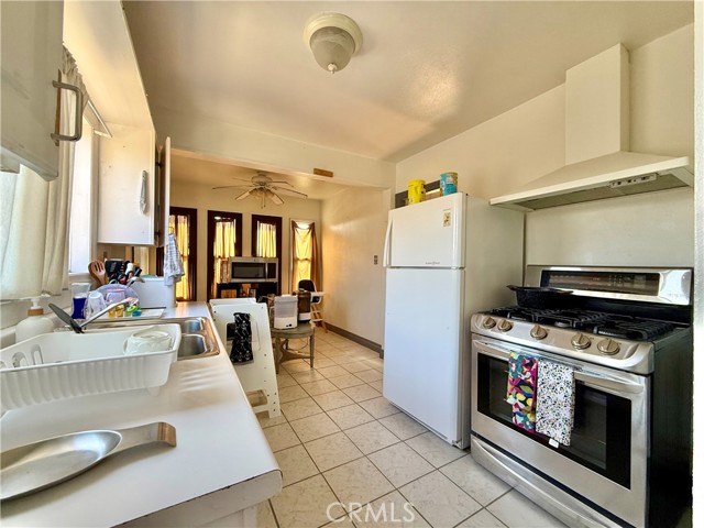 Detail Gallery Image 12 of 18 For 739 W 5th, Azusa,  CA 91702 - 2 Beds | 1 Baths